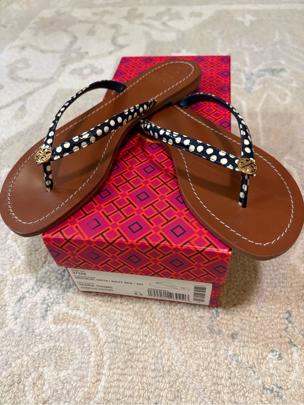 Tory Burch Navy & White Patent Leather Terra Thong Sandals NWB    size 8